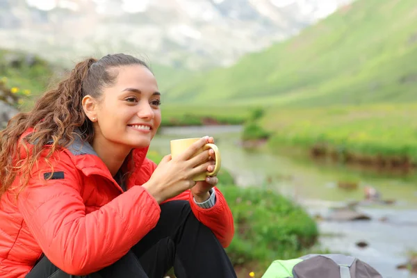 Glückliche Wanderer Roter Rast Trinken Kaffee Der Natur Und Schauen — Stockfoto