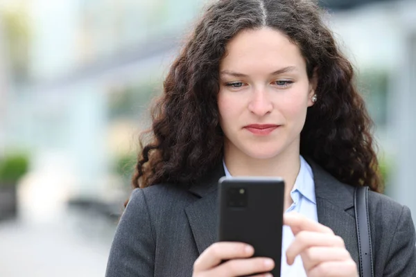 Front View Portrait Executive Using Phone Street — Stock Photo, Image