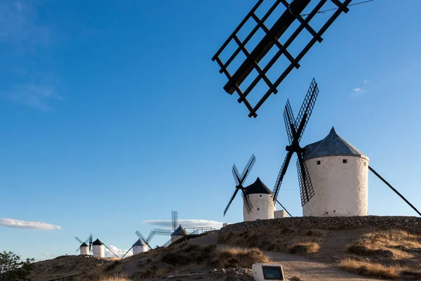 Consuegra的风车西班牙 Consuegra的风车 — 图库照片