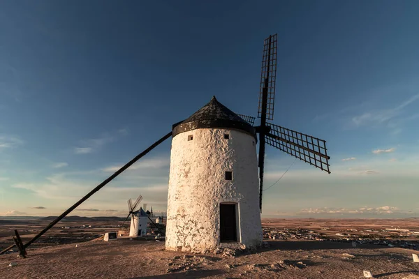 スペイントレドのConsuegra風車 — ストック写真