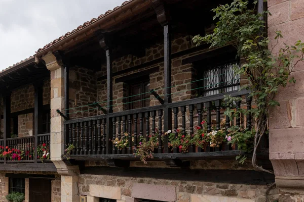 Barcena Belediye Başkanı Cabuerniga Vadisi Tipik Taş Evler Güzel Kırsal — Stok fotoğraf