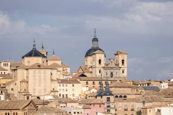 トレド大聖堂 スペインの壮大な美しさ ゴシック建築 豊かな歴史に驚嘆 — ストック写真
