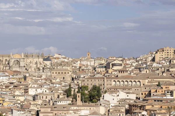 Tüm Ihtişamıyla Ortaçağ Şehri Toledo Antik Duvarlarını Dar Sokaklarını Büyüleyici — Stok fotoğraf
