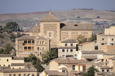 Toledo 'da Güneşe Sırılsıklam Olma Günü: Şehirlerin Gotik Mimarisini ve Simgelerini Keşfetmek