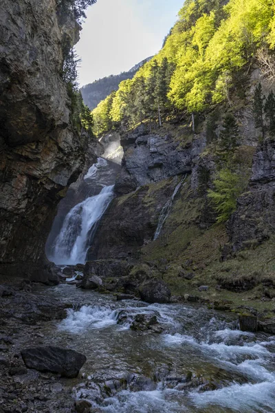 Natures Symphony Captivating Beauty Spring Waterfall Ordesa National Park — Stock Photo, Image