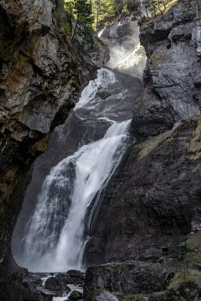 Betoverende Cascade Adembenemende Waterval Van Het Nationale Park Van Ordesa — Stockfoto