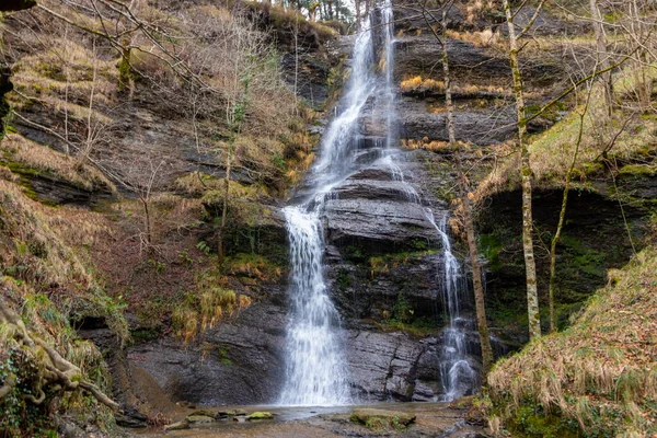 Die Entdeckung Des Bezaubernden Uguan Wasserfalls Gorbea Naturpark Vizcaya — Stockfoto