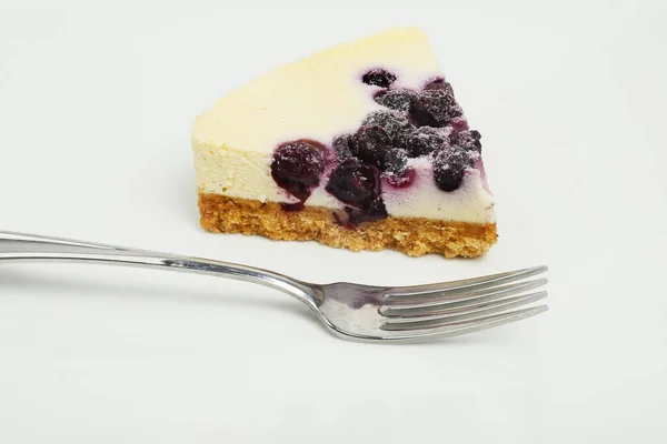 포크가 블루베리 케이크를 곁들여 놓는다 — 스톡 사진
