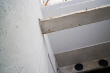 Hint kahvecisinin en az grunge stili dekorasyonu, stok fotoğrafı.