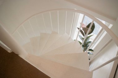 Hint kahvecisinin en az grunge stili dekorasyonu, stok fotoğrafı.