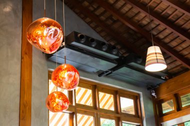 Güzel modern tavan lambaları ampuller dekorasyon şekli, stok fotoğrafı.