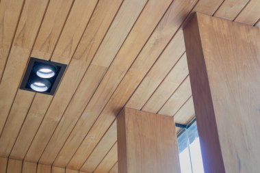 Ahşap yüzeyli modern minimalist oda içi, stok fotoğrafı.