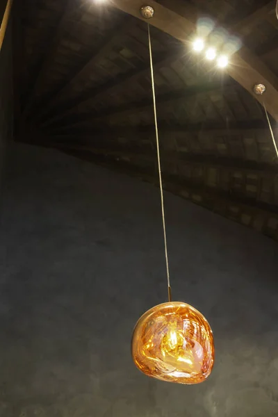 Piękne Nowoczesne Lampy Sufitowe Światło Żarówki Kształt Dekoracji Fotografia — Zdjęcie stockowe