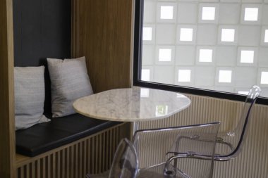 Kahve dükkanında müşteri koltuğu, stok fotoğrafı.