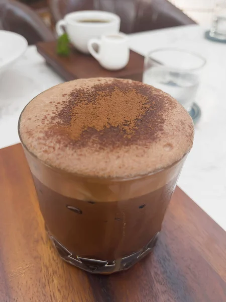 Café Con Leche Chocolate Negro Bebida Refresco Vidrio Foto Stock — Foto de Stock