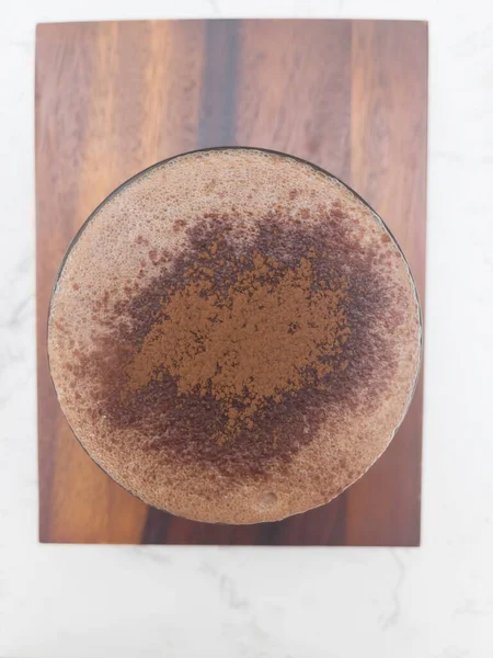 Dunkle Schokolade Latte Glas Erfrischungsgetränk Getränk Archivbild — Stockfoto