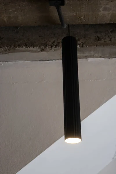 Çatı Katı Modern Siyah Oda Mekanı Stok Fotoğrafı — Stok fotoğraf