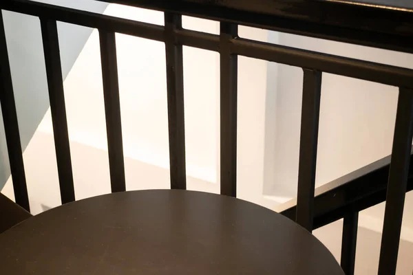ロフト現代の黒い部屋のインテリア ストックフォト — ストック写真