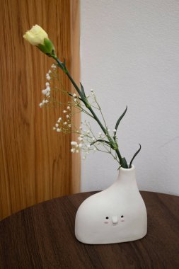 Çatı katı modern siyah oda iç mekanı, stok fotoğrafı