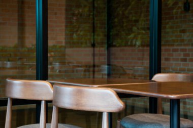 Eski moda bir espresso barı, stok fotoğrafı.