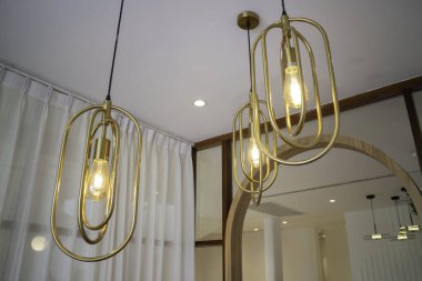 Modaya uygun beyaz ve yeşil oda, stok fotoğrafı.