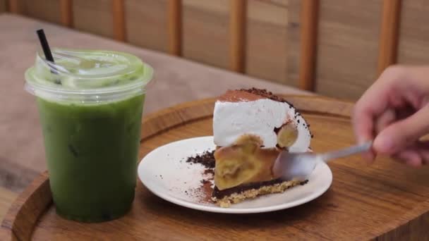 Yeşil Çay Içeceği Banoffee Keki Stok Görüntüleri — Stok video