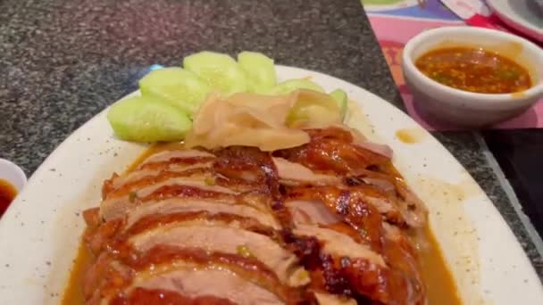 Entenbraten Chinesische Küche Scheiben Geschnitten Portionen Auf Teller Stock Footage — Stockvideo