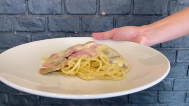 Spaghetti Carbonara Boczkiem Szynką Materiał Magazynie — Wideo stockowe