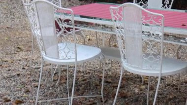 Açık havada kolay piknik koltuğu kurulumu, stok görüntüleri