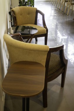 Kahve dükkanının iç dekorasyon mobilyaları, stok fotoğrafı.