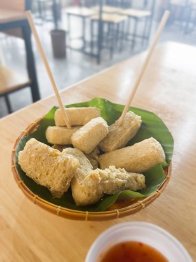 Kızarmış soya peyniri, Tayland sokak yemeği, stok fotoğrafı.