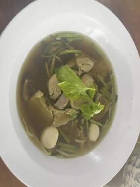 Tabakta lezzetli Tayland menüsü, stok fotoğrafı.