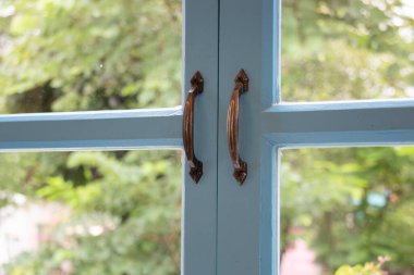 Kafe restoranının içi ve dışı, stok fotoğrafı.