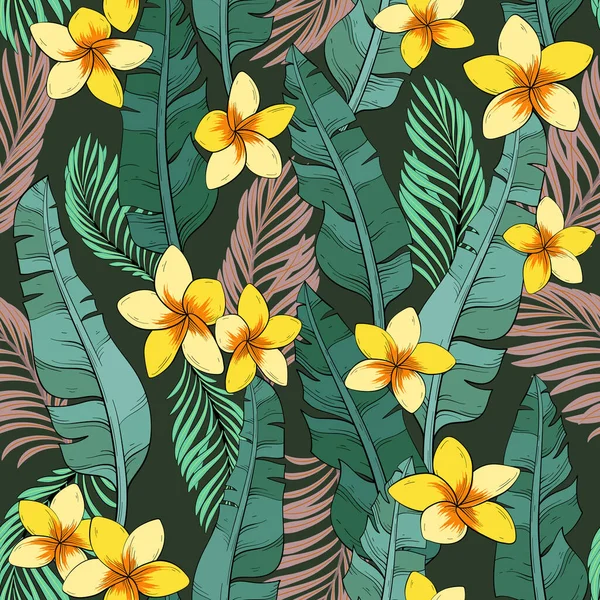 暗い背景に熱帯のヤシやバナナの葉や花のチュメリアのシームレスなパターンの壁紙 — ストックベクタ