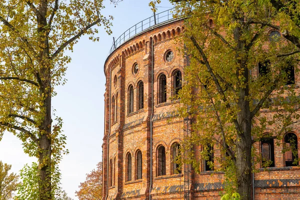 Wolskie Rotundy. Varşova 'daki eski benzin tutucuları. Wola Gaz Fabrikası. Kömürden gaz üretimi için eski bir fabrika. Eski terk edilmiş gaz fabrikası.