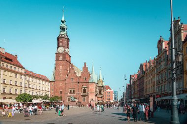 Wroclaw 'daki eski belediye binası. Market meydanındaki Gotik belediye binası.