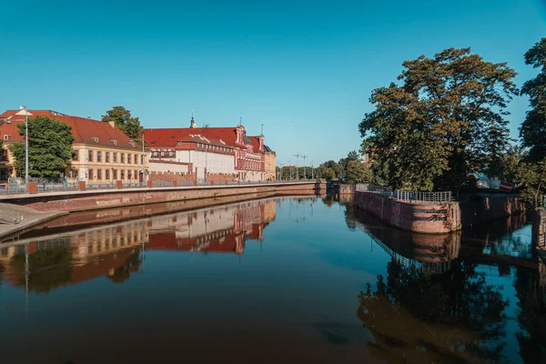 Instituto Nacional Ossolinski Ossolineum Wroclaw Vista Desde Dique Del Río —  Fotos de Stock