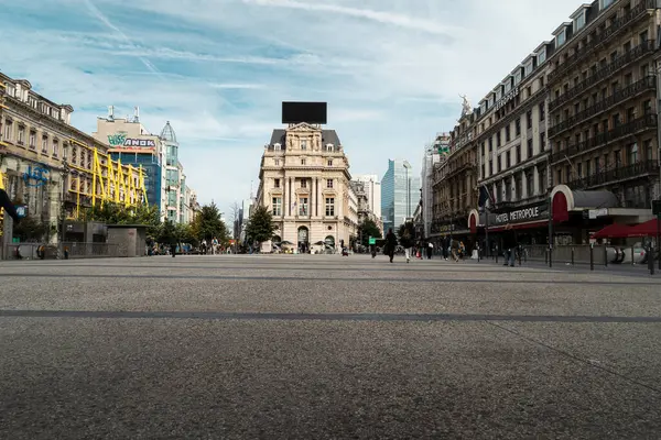 De Brouckre Meydanı (Almanca: 