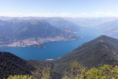 İtalya Monte San Primo 'dan göl manzarası
