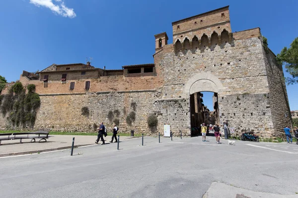 San Gimignano Ιταλία Μαΐου 2021 Τουρίστες Που Επισκέπτονται Την Όμορφη — Φωτογραφία Αρχείου