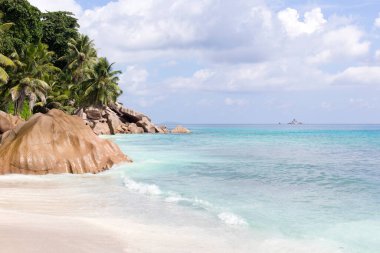 Seyşeller 'deki sahil manzarası 