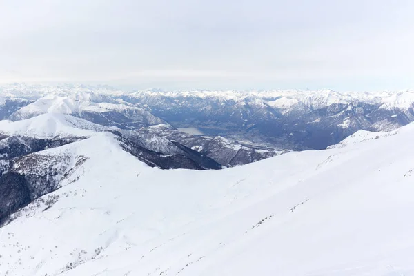 Uitzicht Berg Met Sneeuw Lombardije Italië — Stockfoto