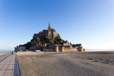 Mont Saint Michel, Fransa - 16 Ağustos 2016: Mont Saint Michel hacca gidiş yeri