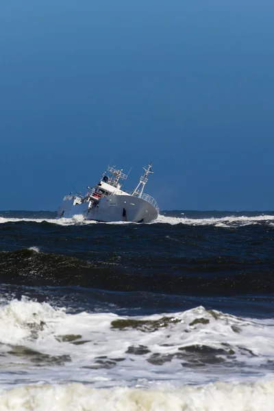 纳米比亚骷髅海岸 2018年8月10日 日本注册渔船Mvf Fukuseki Maru的沉船事件 — 图库照片
