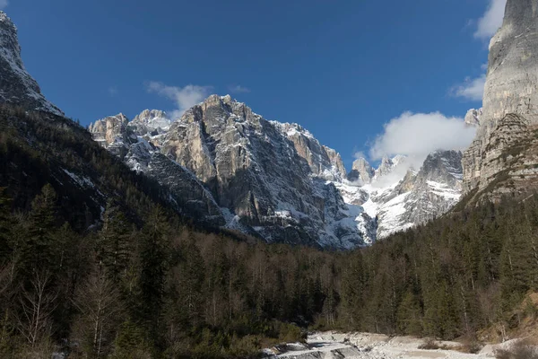 Longo Uma Trilha Valle Delle Seghe Norte Itália — Fotografia de Stock