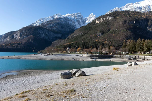 Molveno Italy December 2022 View Molveno Beautiful Town Lake Alps — Stock Photo, Image
