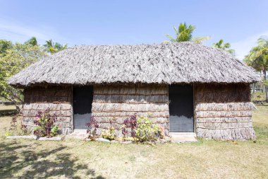 Ouvea, New Caledonia - 22 Ekim 2019: Ouvea 'daki tipik eski özel ev manzarası