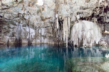Valladolid, Meksika - 26 Aralık 2022: Valladolid Xkeken Cenote manzarası