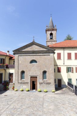 Lunigiana, İtalya - 12 Ağustos 2020: Lunigiana 'daki kilise manzarası