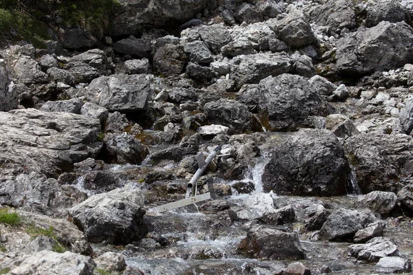 İtalya 'nın kuzeyindeki Adda Nehri' nin görüntüsü